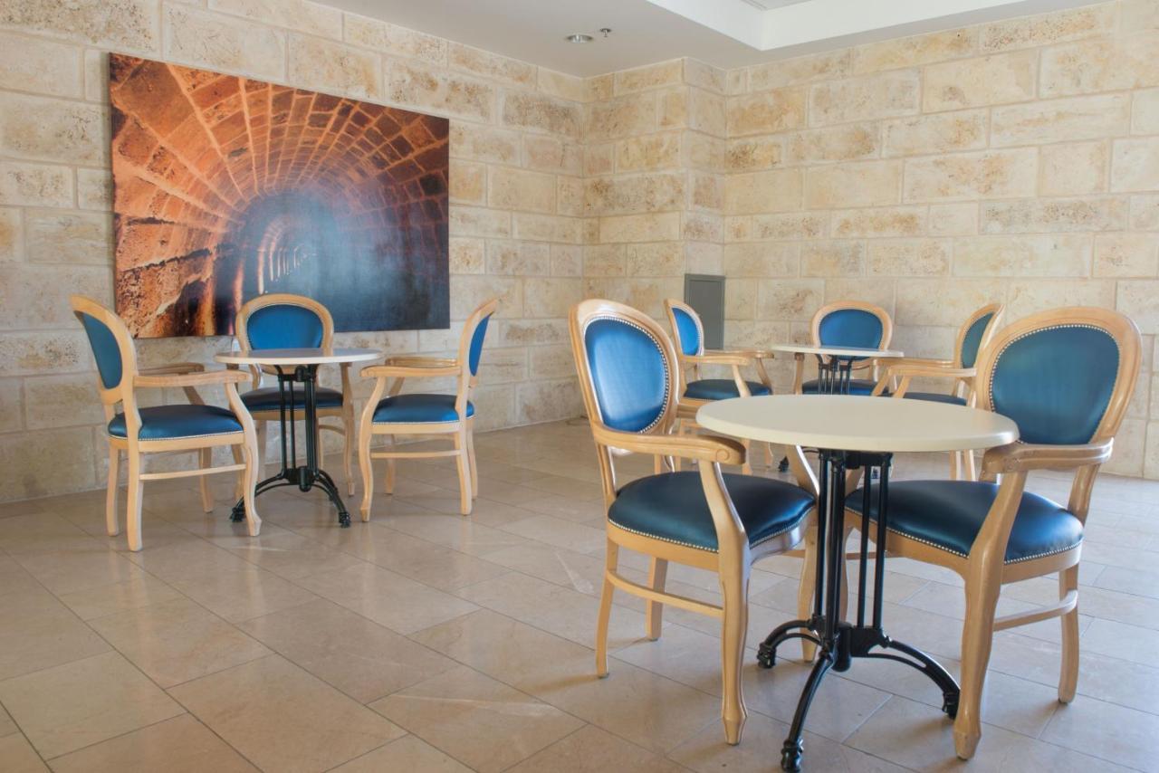 Hi - Akko Knights Hostel Εξωτερικό φωτογραφία
